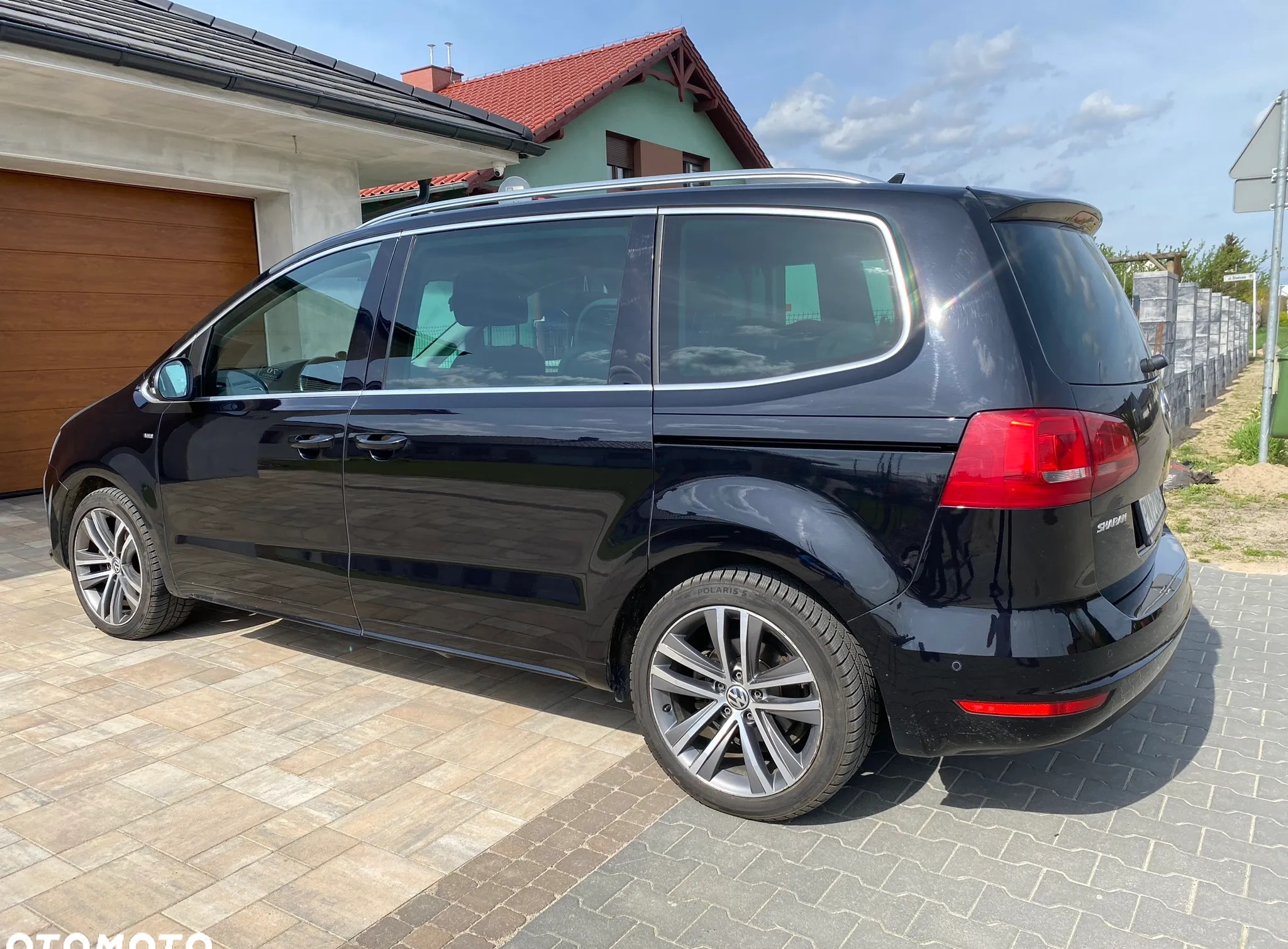 Volkswagen Sharan cena 63500 przebieg: 196500, rok produkcji 2015 z Międzychód małe 172